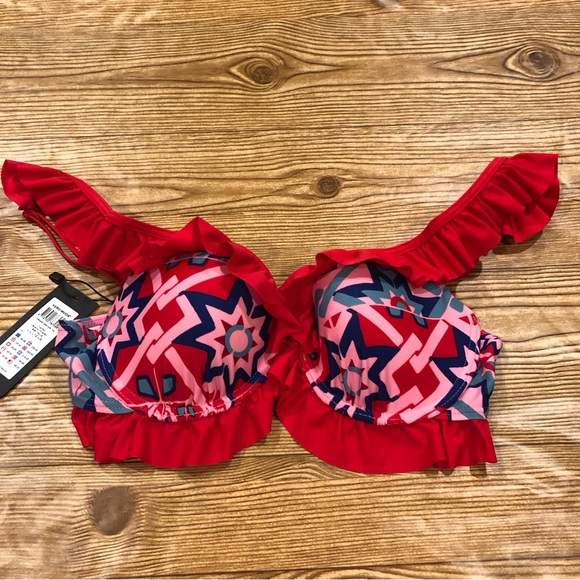 Vero Moda NWT Daisy bikini.  Large Top.  Medium Tanga bottom - Picture 10 of 15